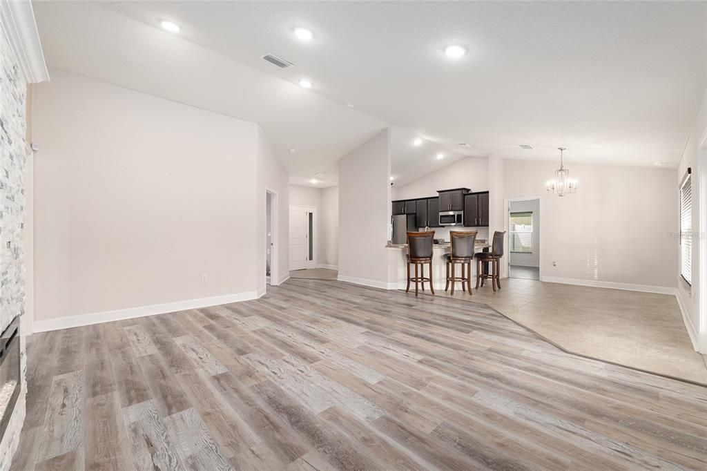 For Sale: $349,900 (4 beds, 2 baths, 1763 Square Feet)