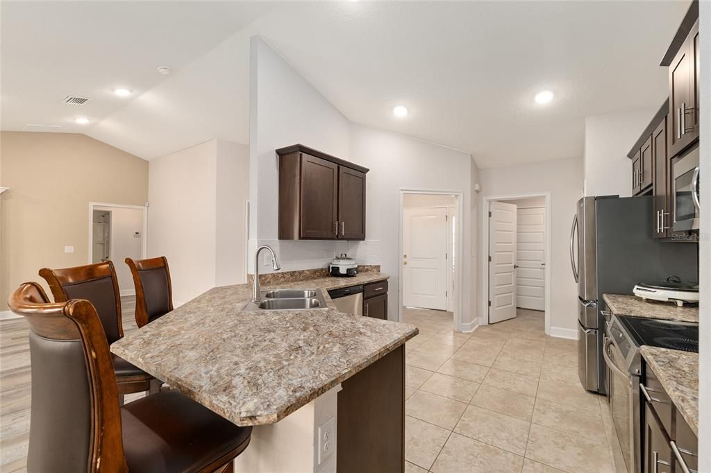 For Sale: $349,900 (4 beds, 2 baths, 1763 Square Feet)