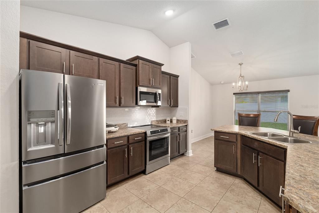 For Sale: $349,900 (4 beds, 2 baths, 1763 Square Feet)