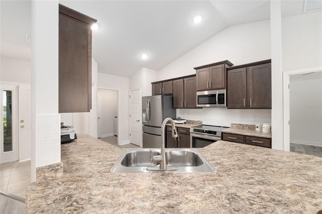 For Sale: $349,900 (4 beds, 2 baths, 1763 Square Feet)