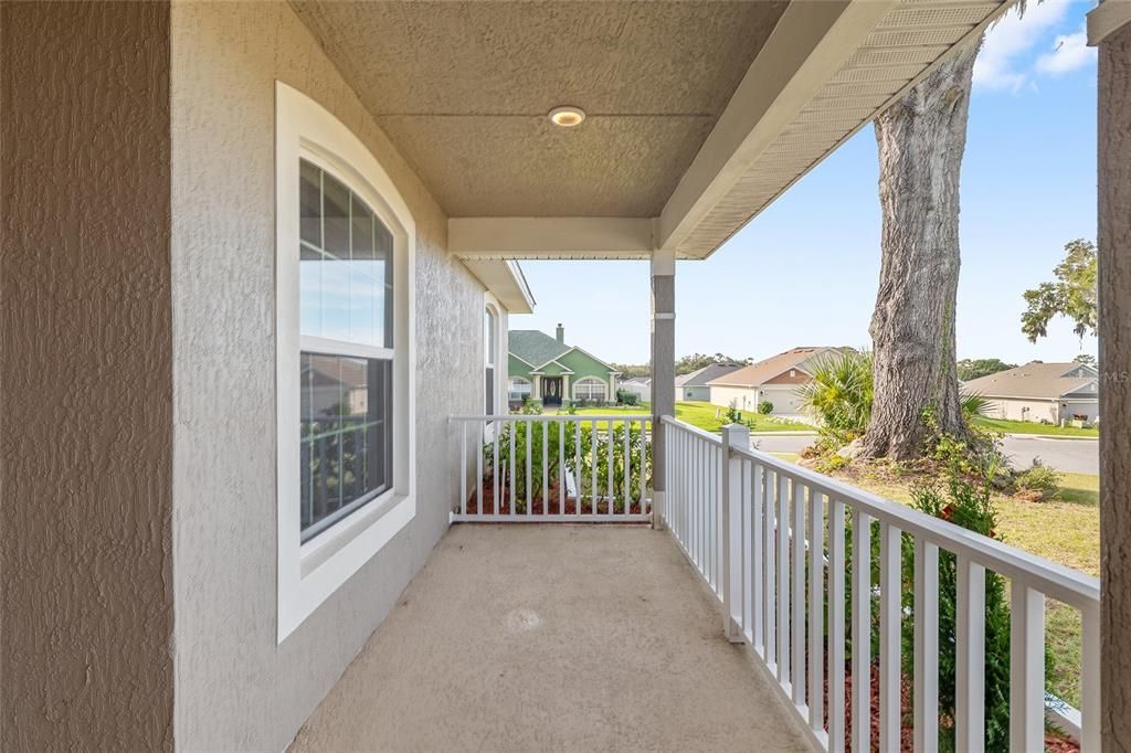 For Sale: $349,900 (4 beds, 2 baths, 1763 Square Feet)