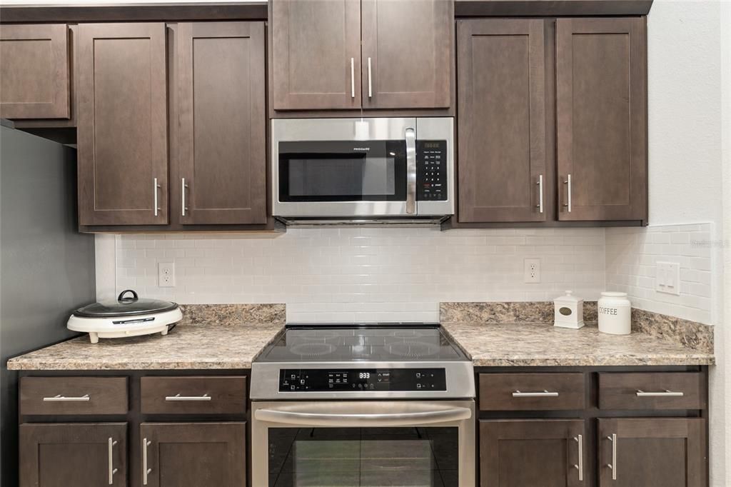 For Sale: $349,900 (4 beds, 2 baths, 1763 Square Feet)