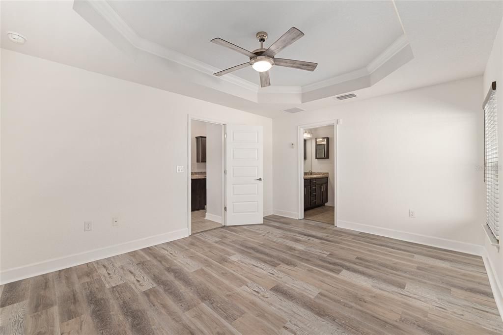 For Sale: $349,900 (4 beds, 2 baths, 1763 Square Feet)