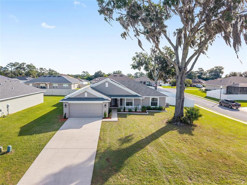 For Sale: $349,900 (4 beds, 2 baths, 1763 Square Feet)