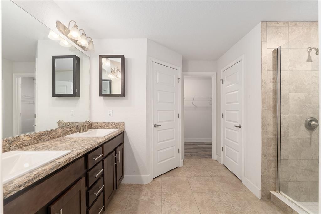 For Sale: $349,900 (4 beds, 2 baths, 1763 Square Feet)