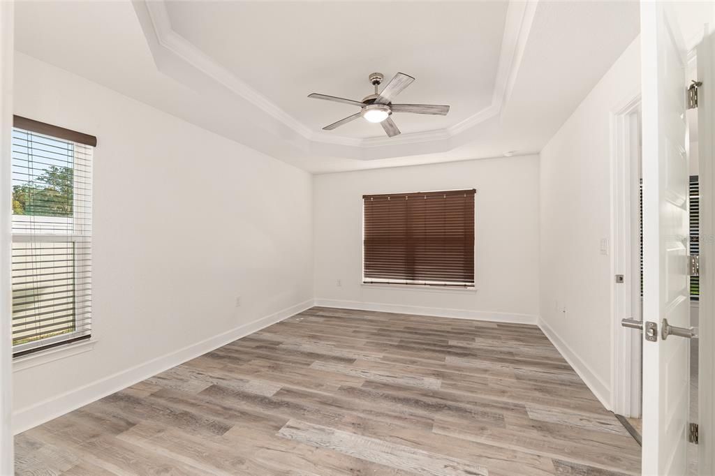 For Sale: $349,900 (4 beds, 2 baths, 1763 Square Feet)