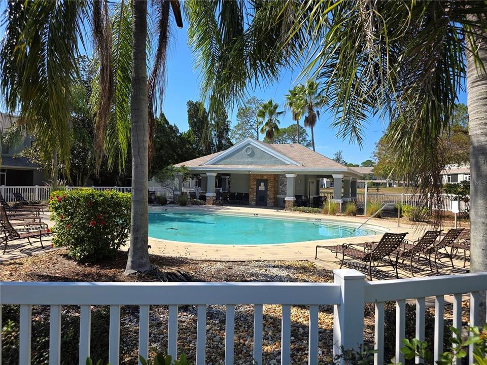 Active With Contract: $210,000 (2 beds, 1 baths, 1110 Square Feet)