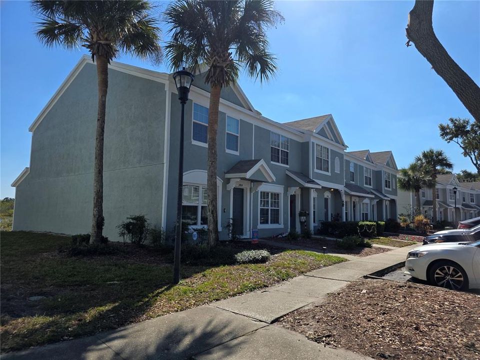 Active With Contract: $210,000 (2 beds, 1 baths, 1110 Square Feet)