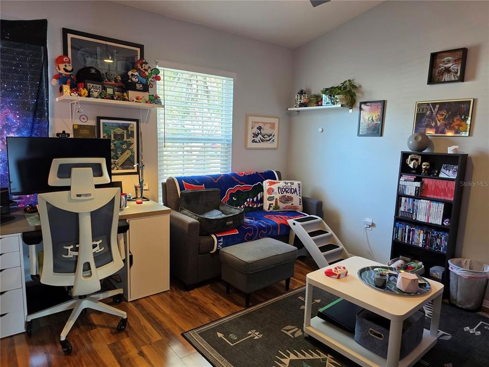 Active With Contract: $210,000 (2 beds, 1 baths, 1110 Square Feet)