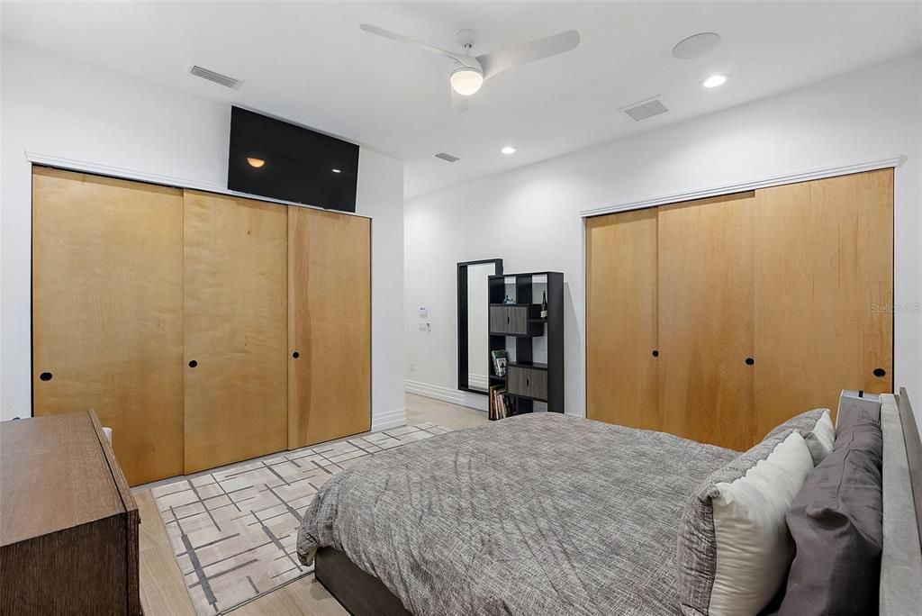 待售: $1,450,000 (4 贝兹, 3 浴室, 2442 平方英尺)