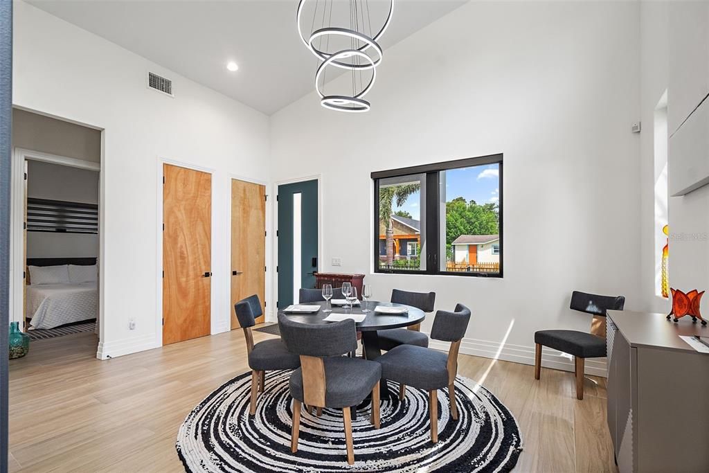 待售: $1,450,000 (4 贝兹, 3 浴室, 2442 平方英尺)