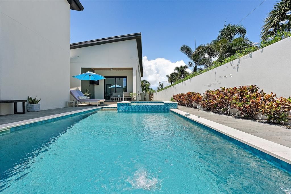 待售: $1,450,000 (4 贝兹, 3 浴室, 2442 平方英尺)