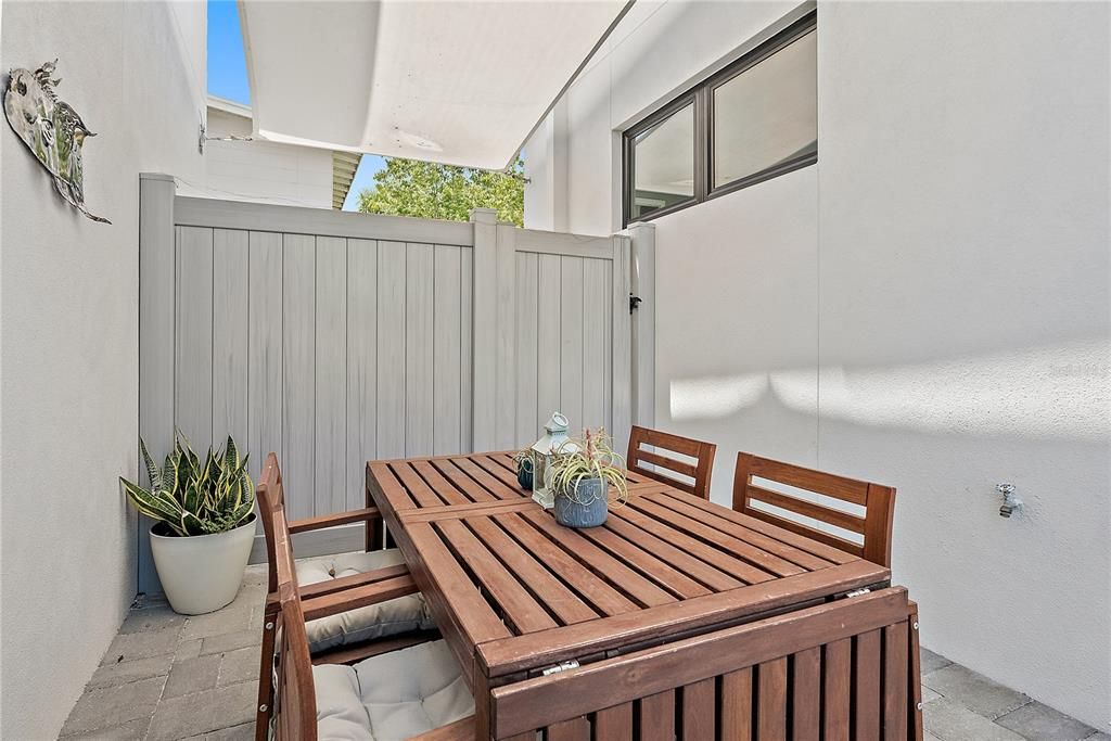 待售: $1,450,000 (4 贝兹, 3 浴室, 2442 平方英尺)