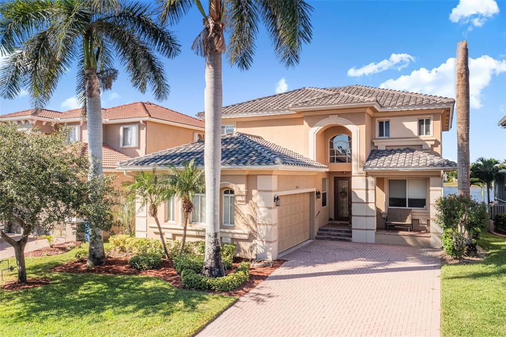 For Sale: $525,000 (3 beds, 3 baths, 2710 Square Feet)