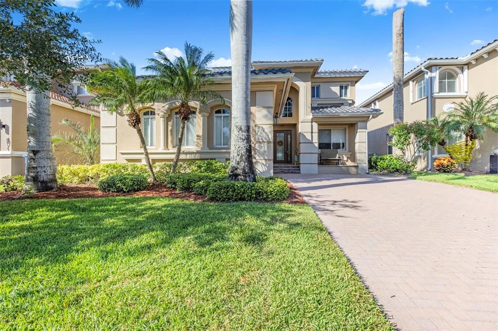 For Sale: $525,000 (3 beds, 3 baths, 2710 Square Feet)