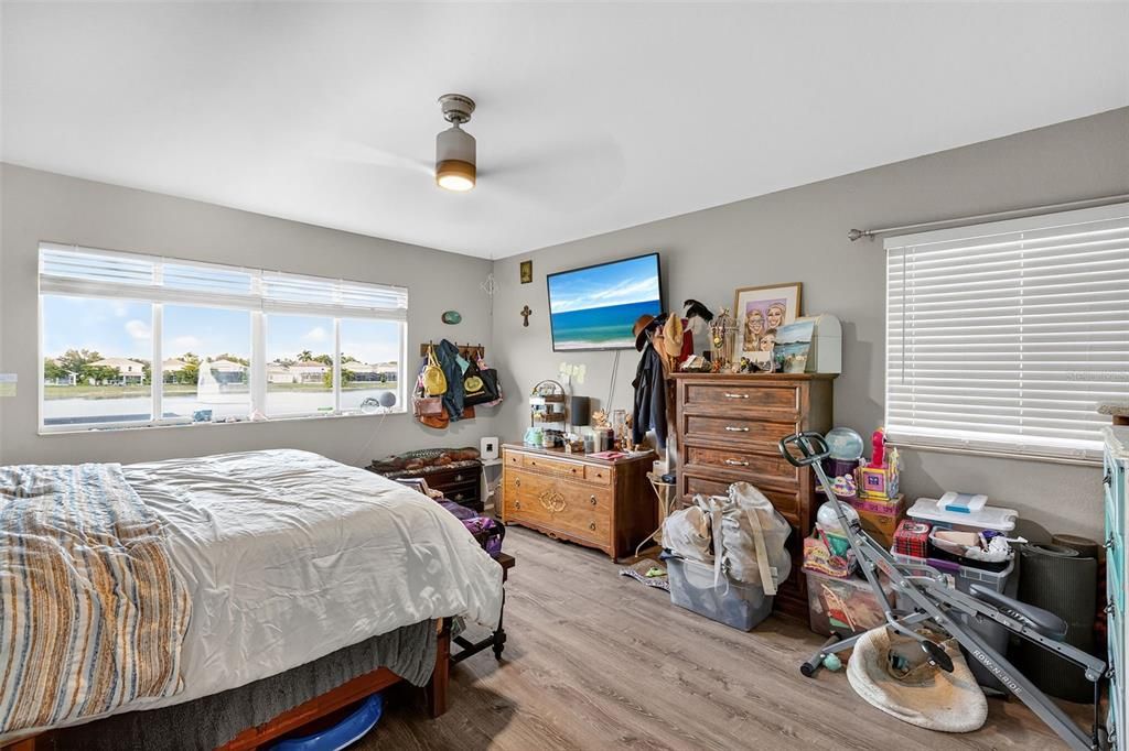 For Sale: $525,000 (3 beds, 3 baths, 2710 Square Feet)