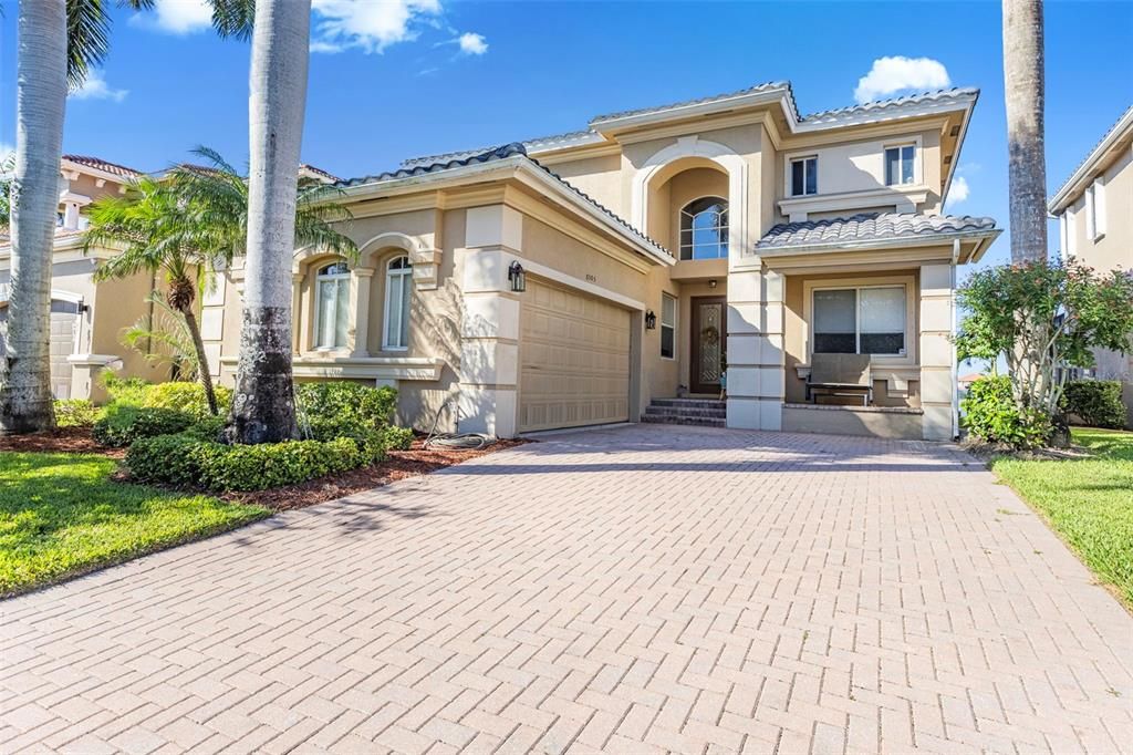 For Sale: $525,000 (3 beds, 3 baths, 2710 Square Feet)