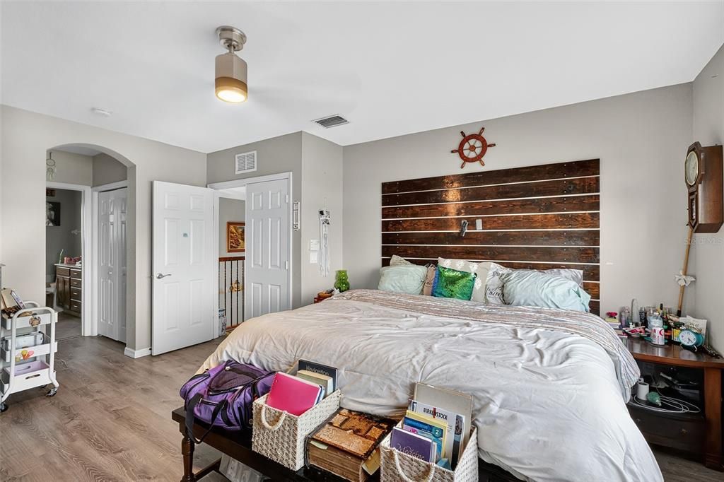 For Sale: $525,000 (3 beds, 3 baths, 2710 Square Feet)