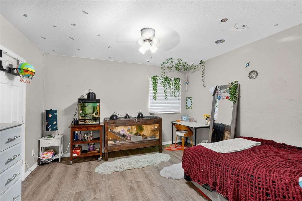 For Sale: $525,000 (3 beds, 3 baths, 2710 Square Feet)