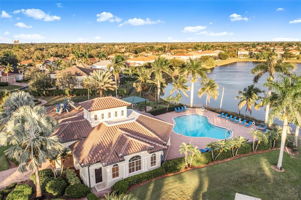 For Sale: $525,000 (3 beds, 3 baths, 2710 Square Feet)