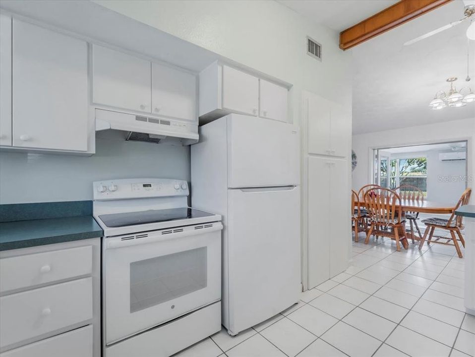 For Sale: $236,000 (3 beds, 2 baths, 1666 Square Feet)
