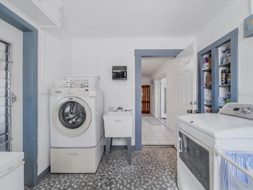 For Sale: $236,000 (3 beds, 2 baths, 1666 Square Feet)