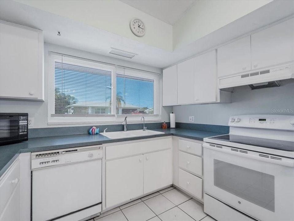 For Sale: $236,000 (3 beds, 2 baths, 1666 Square Feet)