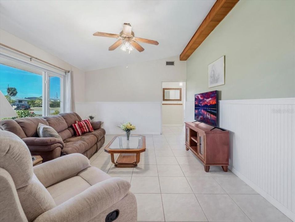 For Sale: $236,000 (3 beds, 2 baths, 1666 Square Feet)