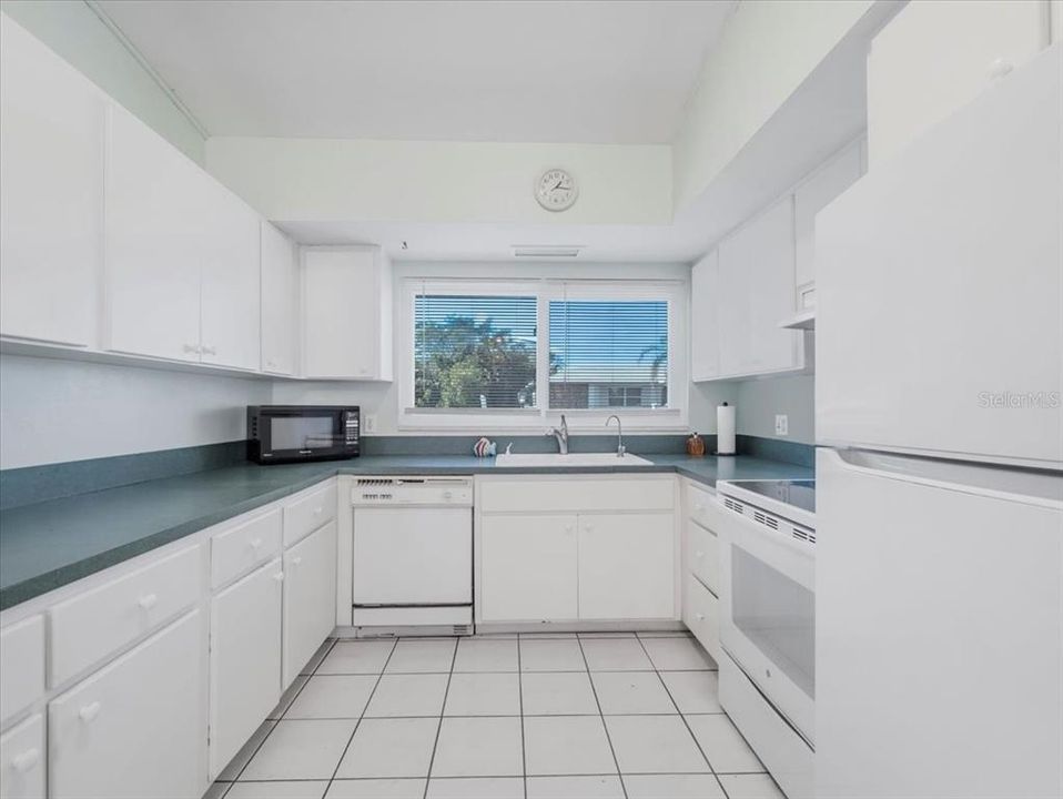 For Sale: $236,000 (3 beds, 2 baths, 1666 Square Feet)