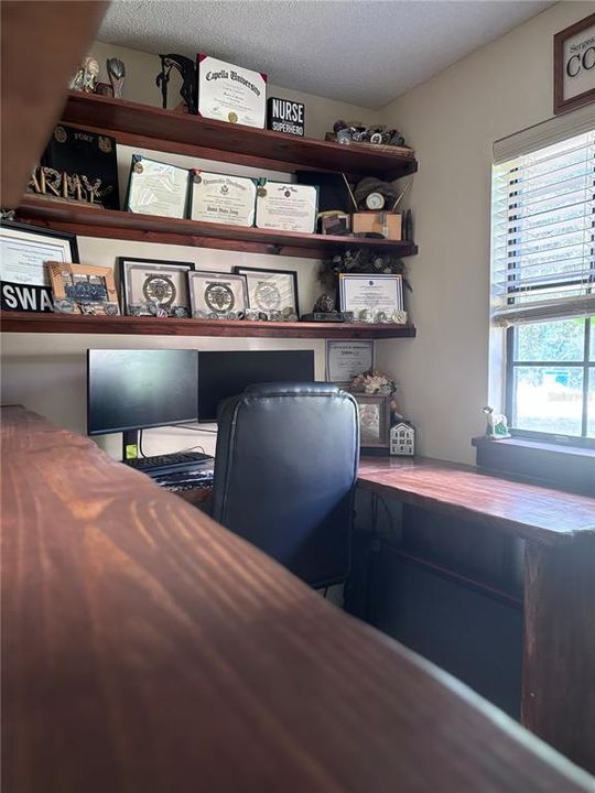 For Sale: $420,000 (3 beds, 2 baths, 1749 Square Feet)