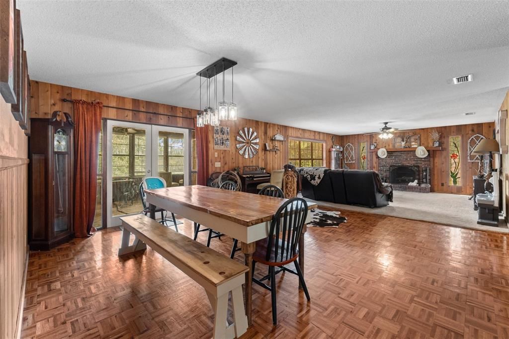 For Sale: $420,000 (3 beds, 2 baths, 1749 Square Feet)