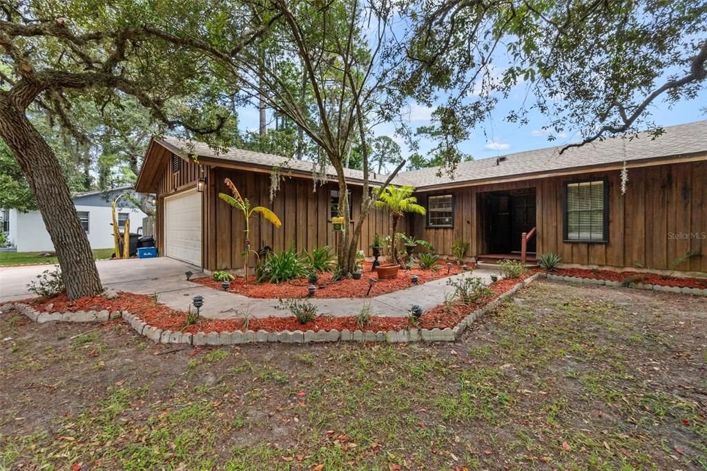 For Sale: $420,000 (3 beds, 2 baths, 1749 Square Feet)