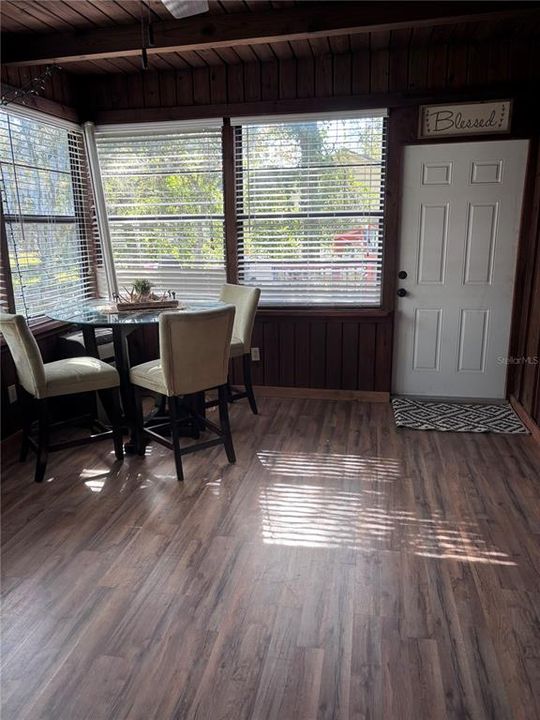 For Sale: $420,000 (3 beds, 2 baths, 1749 Square Feet)