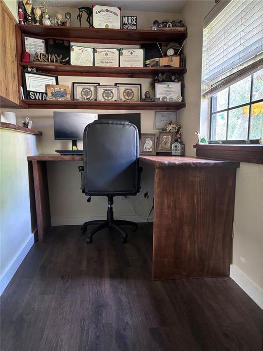 For Sale: $420,000 (3 beds, 2 baths, 1749 Square Feet)