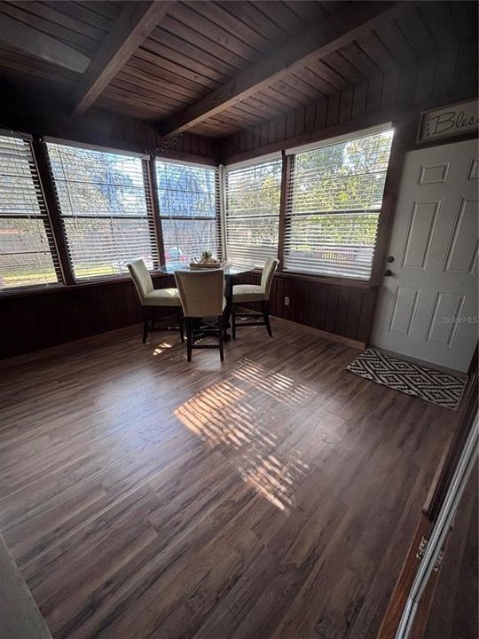 For Sale: $420,000 (3 beds, 2 baths, 1749 Square Feet)