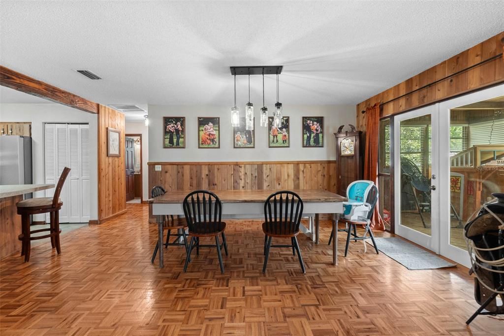 For Sale: $420,000 (3 beds, 2 baths, 1749 Square Feet)