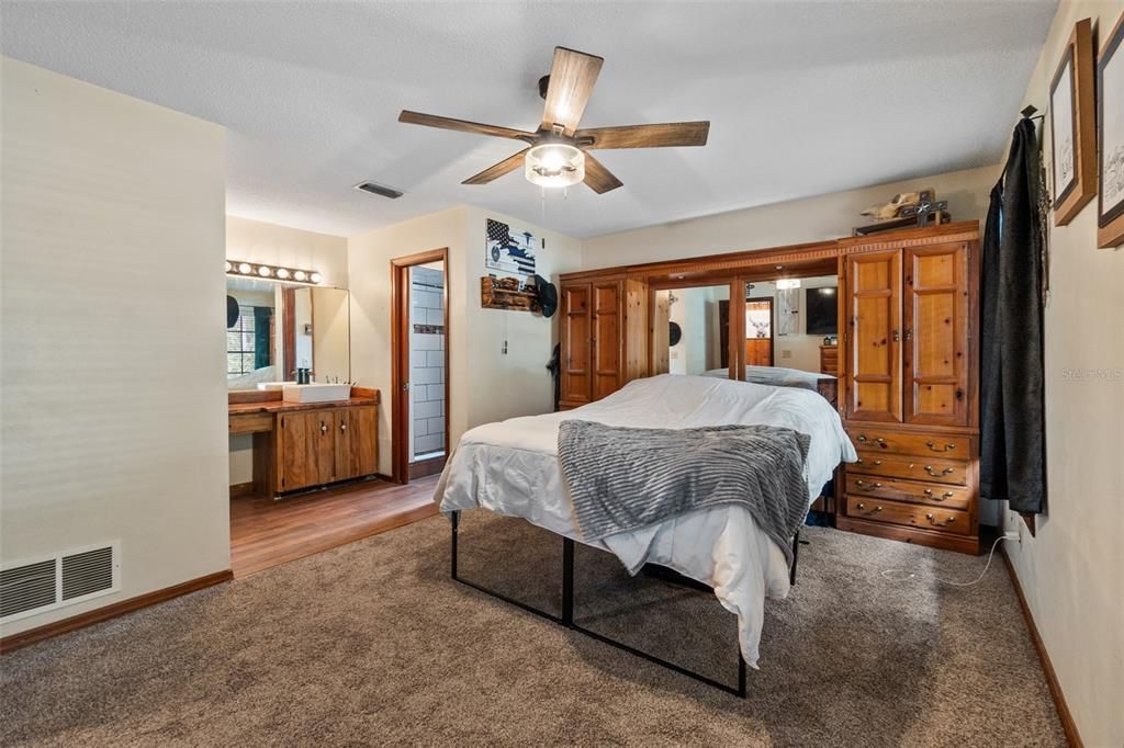 For Sale: $420,000 (3 beds, 2 baths, 1749 Square Feet)