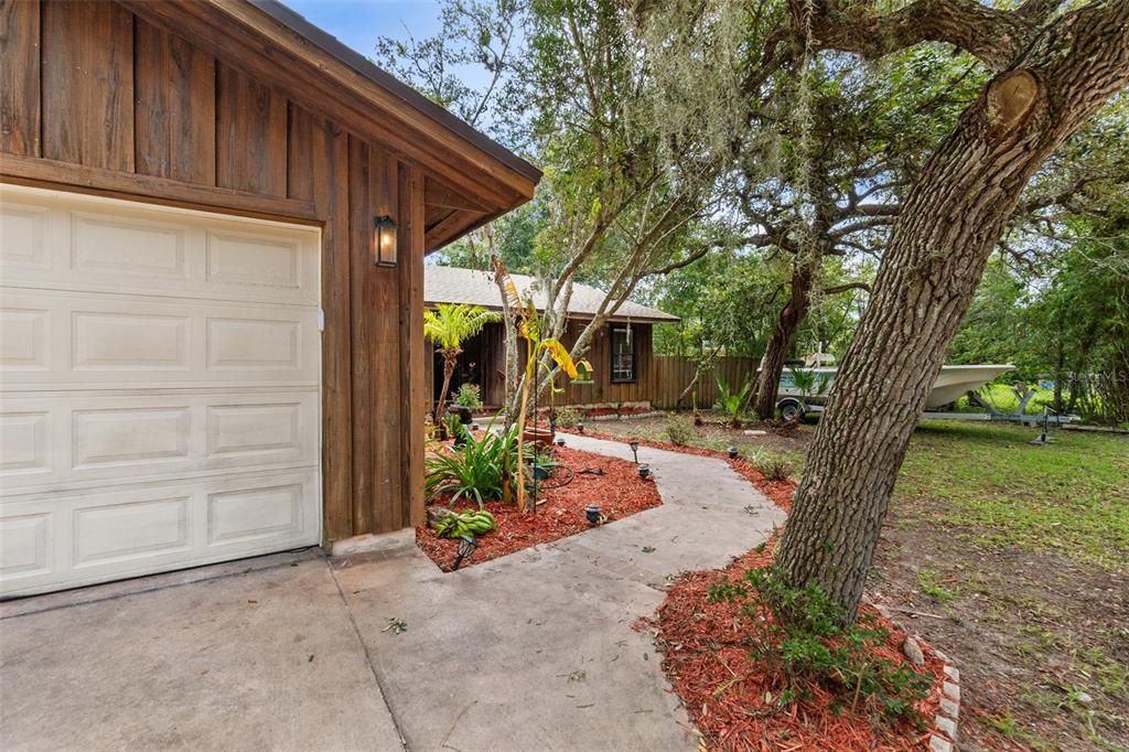 For Sale: $420,000 (3 beds, 2 baths, 1749 Square Feet)