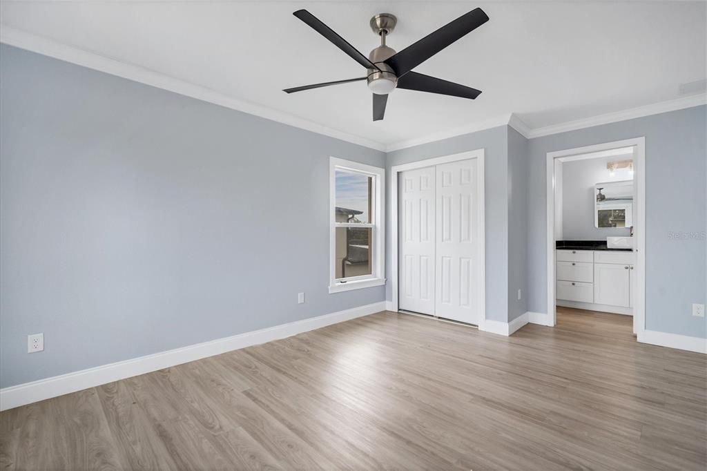 Active With Contract: $550,000 (5 beds, 4 baths, 3088 Square Feet)