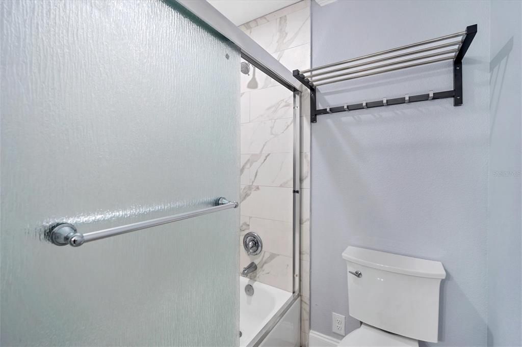 Active With Contract: $550,000 (5 beds, 4 baths, 3088 Square Feet)