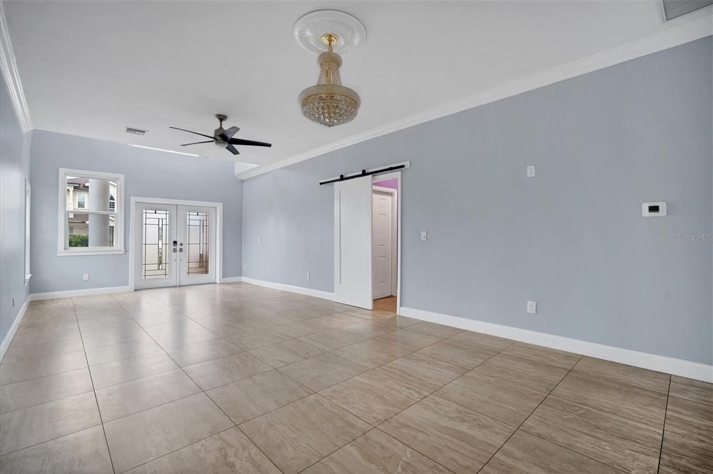 Active With Contract: $550,000 (5 beds, 4 baths, 3088 Square Feet)