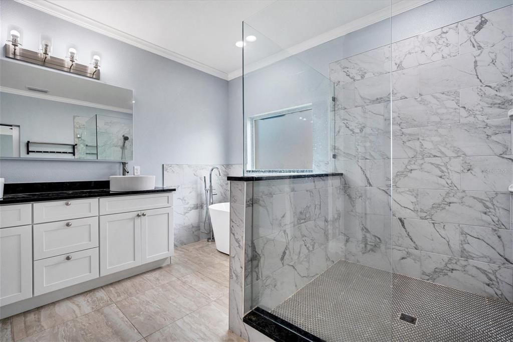 Active With Contract: $550,000 (5 beds, 4 baths, 3088 Square Feet)