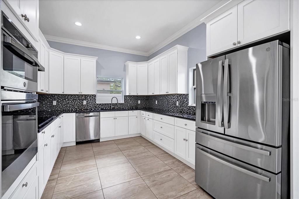 Active With Contract: $550,000 (5 beds, 4 baths, 3088 Square Feet)