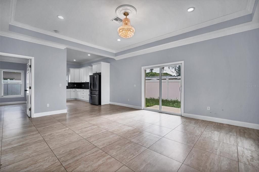 Active With Contract: $550,000 (5 beds, 4 baths, 3088 Square Feet)
