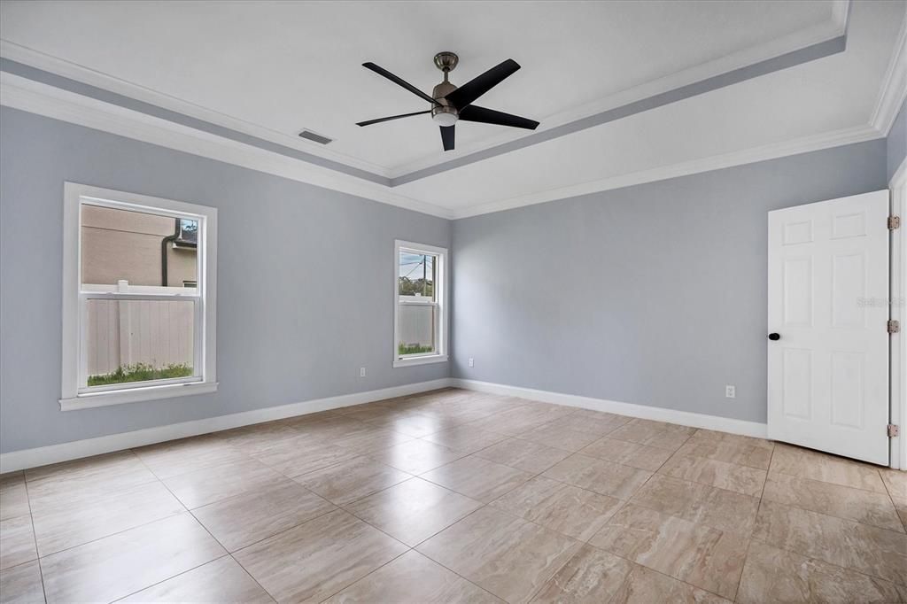 Active With Contract: $550,000 (5 beds, 4 baths, 3088 Square Feet)