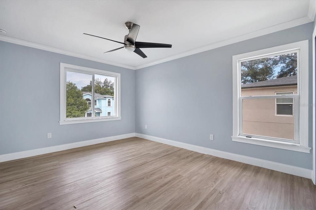 Active With Contract: $550,000 (5 beds, 4 baths, 3088 Square Feet)