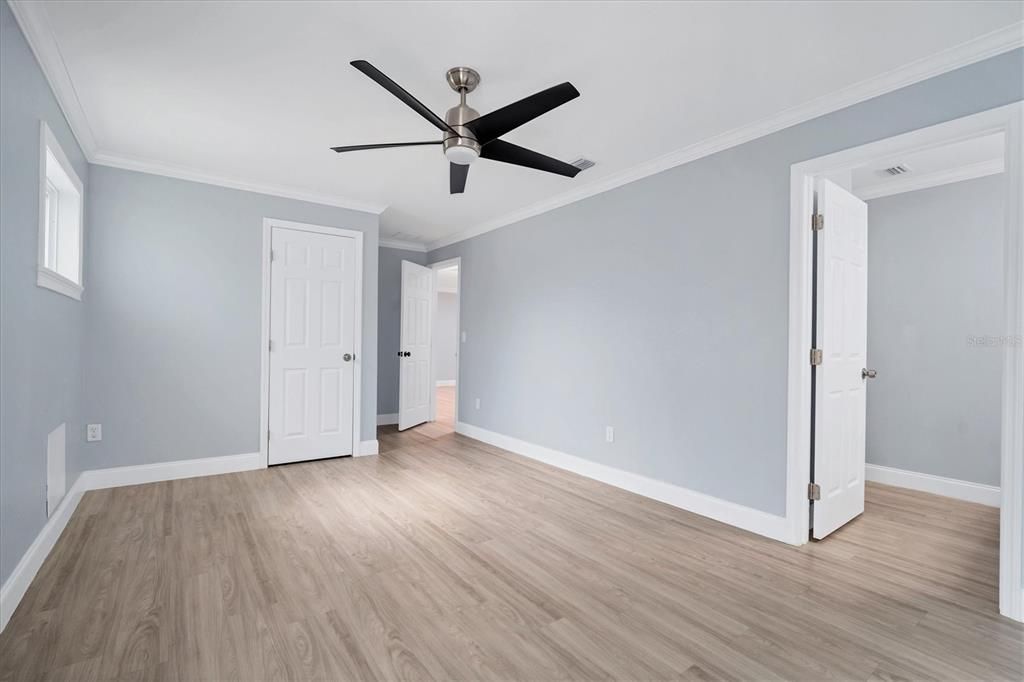 Active With Contract: $550,000 (5 beds, 4 baths, 3088 Square Feet)