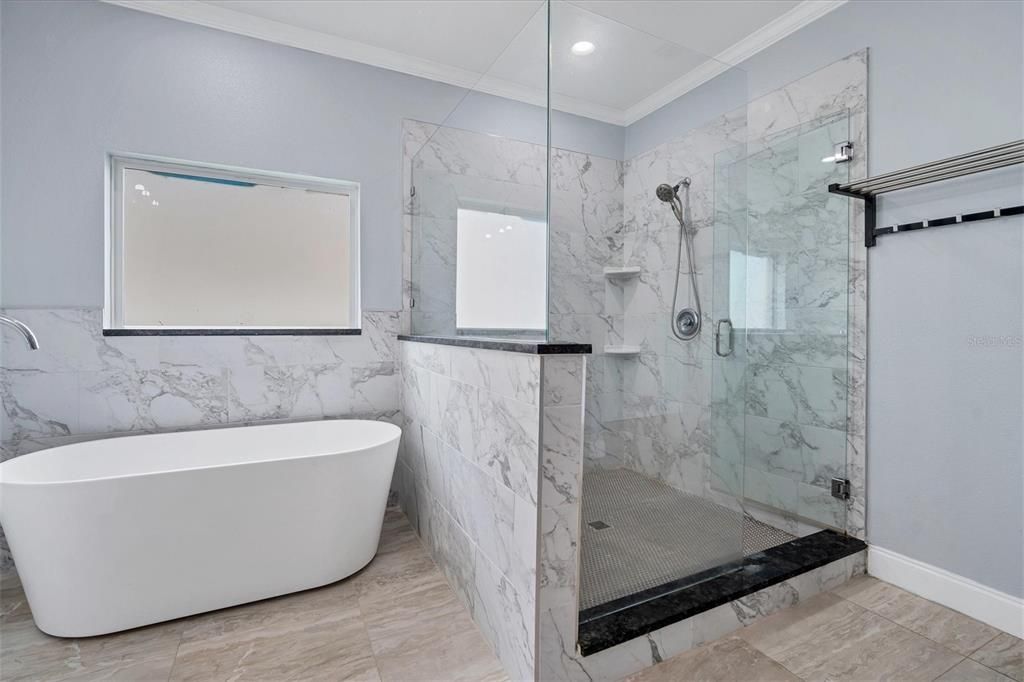 Active With Contract: $550,000 (5 beds, 4 baths, 3088 Square Feet)