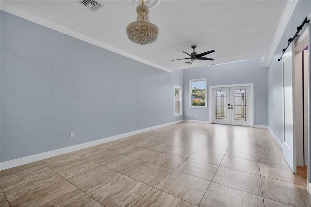 Active With Contract: $550,000 (5 beds, 4 baths, 3088 Square Feet)