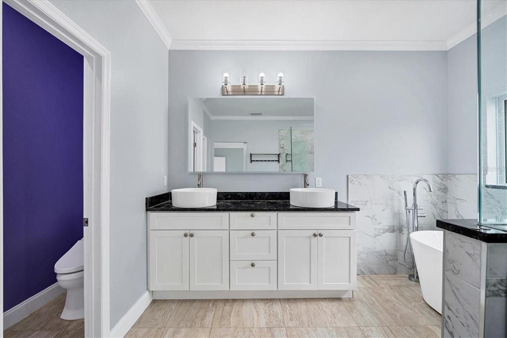 Active With Contract: $550,000 (5 beds, 4 baths, 3088 Square Feet)